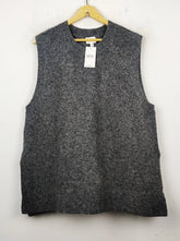 Buy online pre-used pre-loved 100% authentic & Original branded H&M (SL-1950) available in Pakistan. Top international brands avilable.